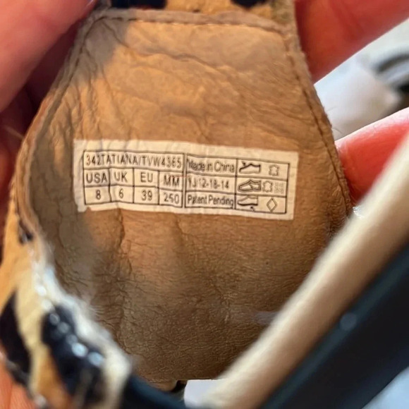 VIONIC Suede and Fur Strap Sandal, Size 8 - Picture 7 of 7